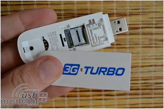  Huawei EC 306 без лицьовій панелі, при знятті якої відкривається доступ до RUIM карті, а також слот MicroSD 