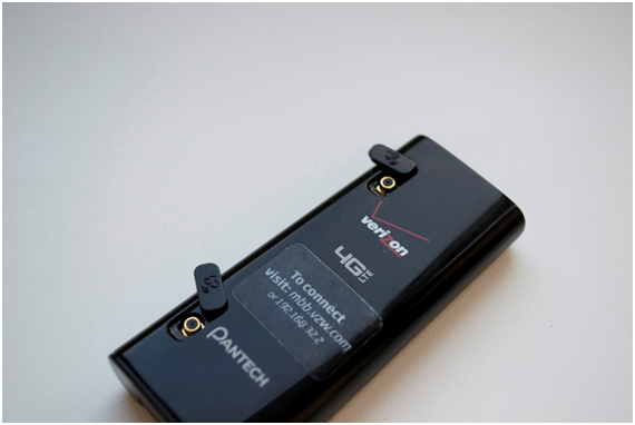 роз'єм для підключення зовнішньої антени в модемі pantech uml 295